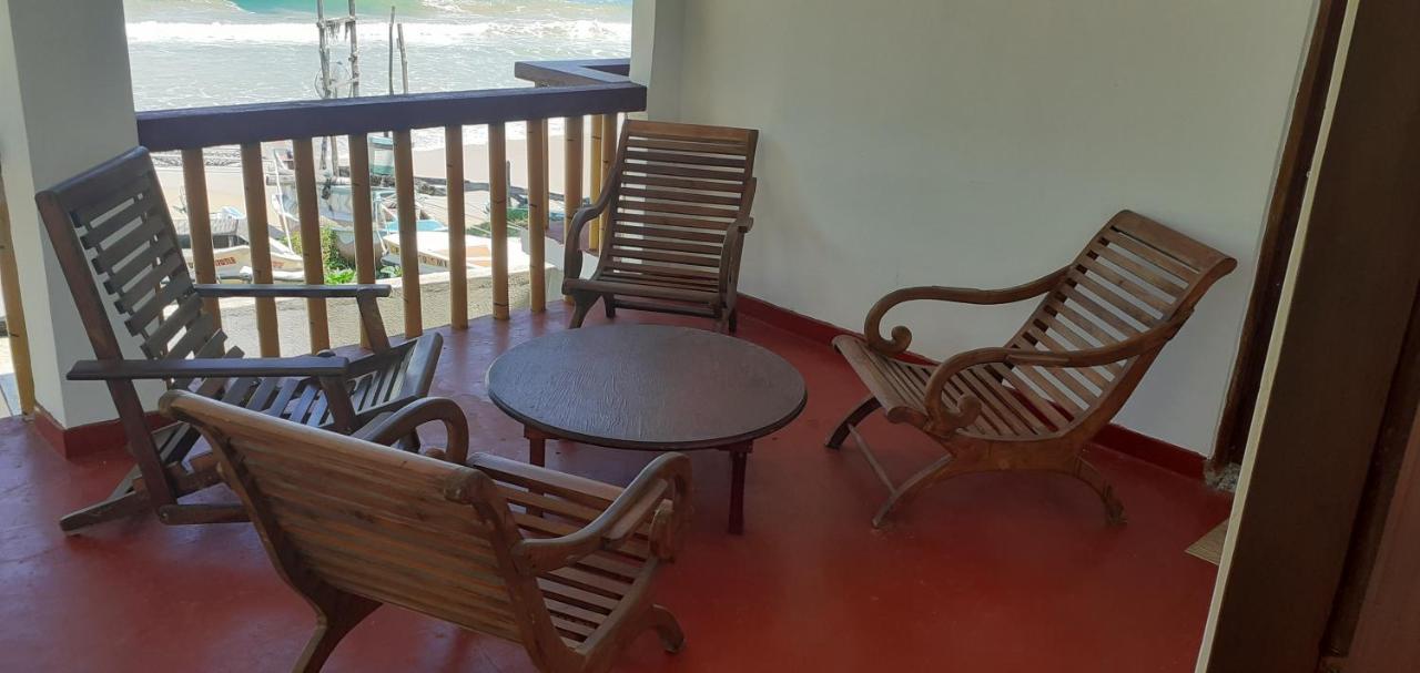 Kiralawella Beach Inn Матара Экстерьер фото