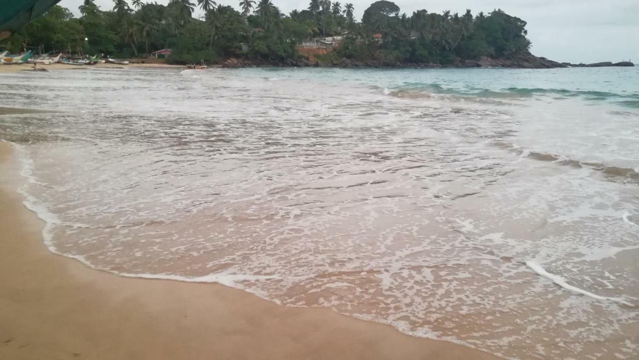 Kiralawella Beach Inn Матара Экстерьер фото