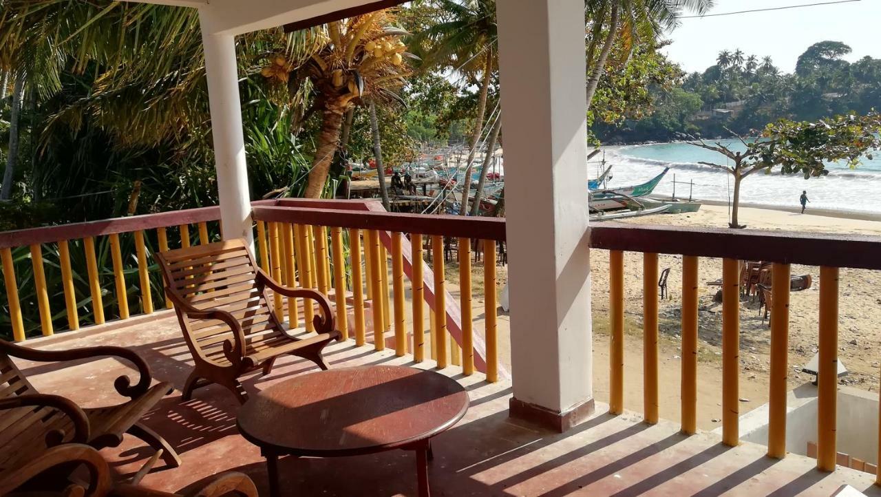 Kiralawella Beach Inn Матара Экстерьер фото